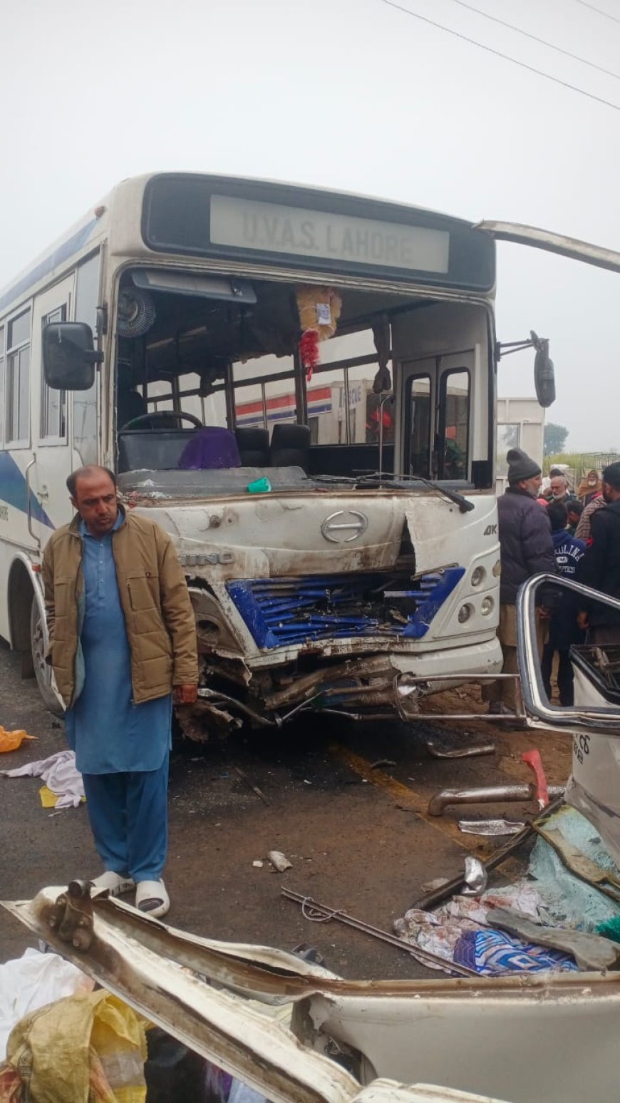 جھنگ میں فیصل آباد روڈ پر بھیانک ٹریفک حادثہ، 9 مسافر جاں بحق